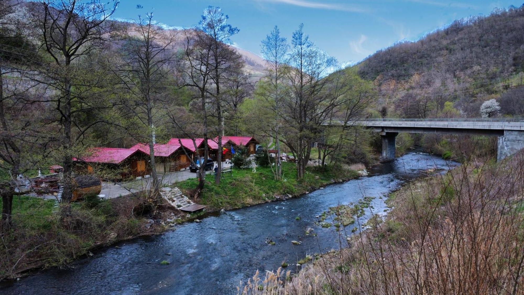 Eden Natural Resort - Transalpina Capalna Dış mekan fotoğraf